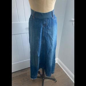 eB elly B By Olian  women jeans skirt size S
